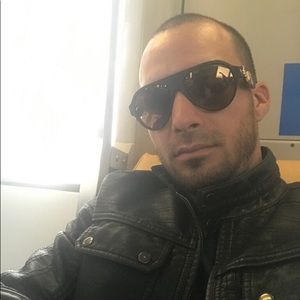 Meet your Posher, Johan